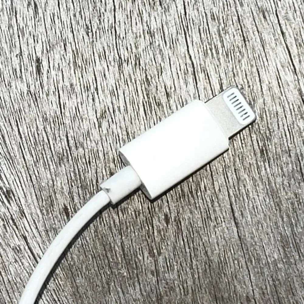 Apple EarPods with Lightning Connector In Ear Canal Headset White